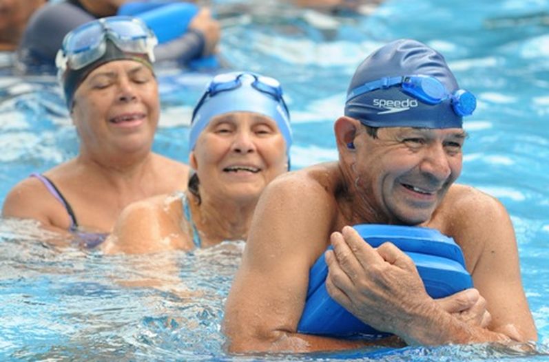 Ejercicios en el agua en la tercera edad